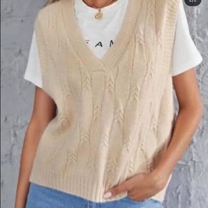 one size cream/tan knit sweater vest